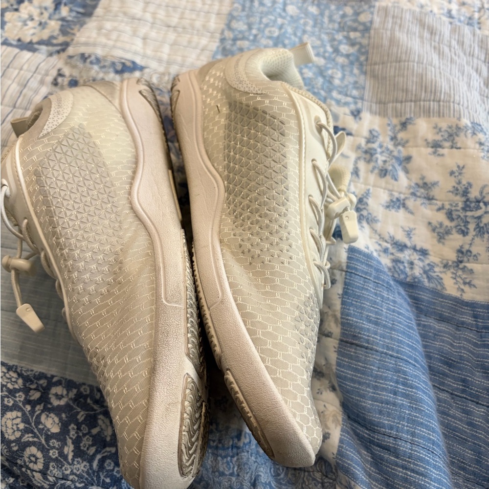 Elegant Cream Woven Sneakers